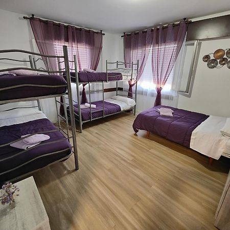 Albergue Vintecatro Caldas De Reis Eksteriør bilde