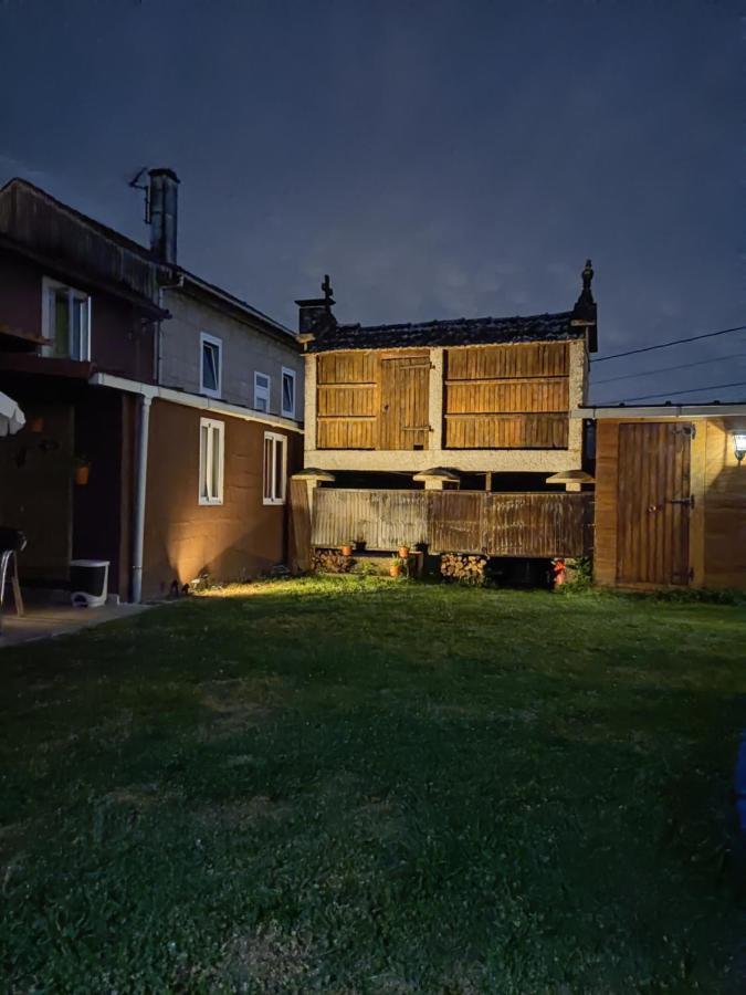 Albergue Vintecatro Caldas De Reis Eksteriør bilde
