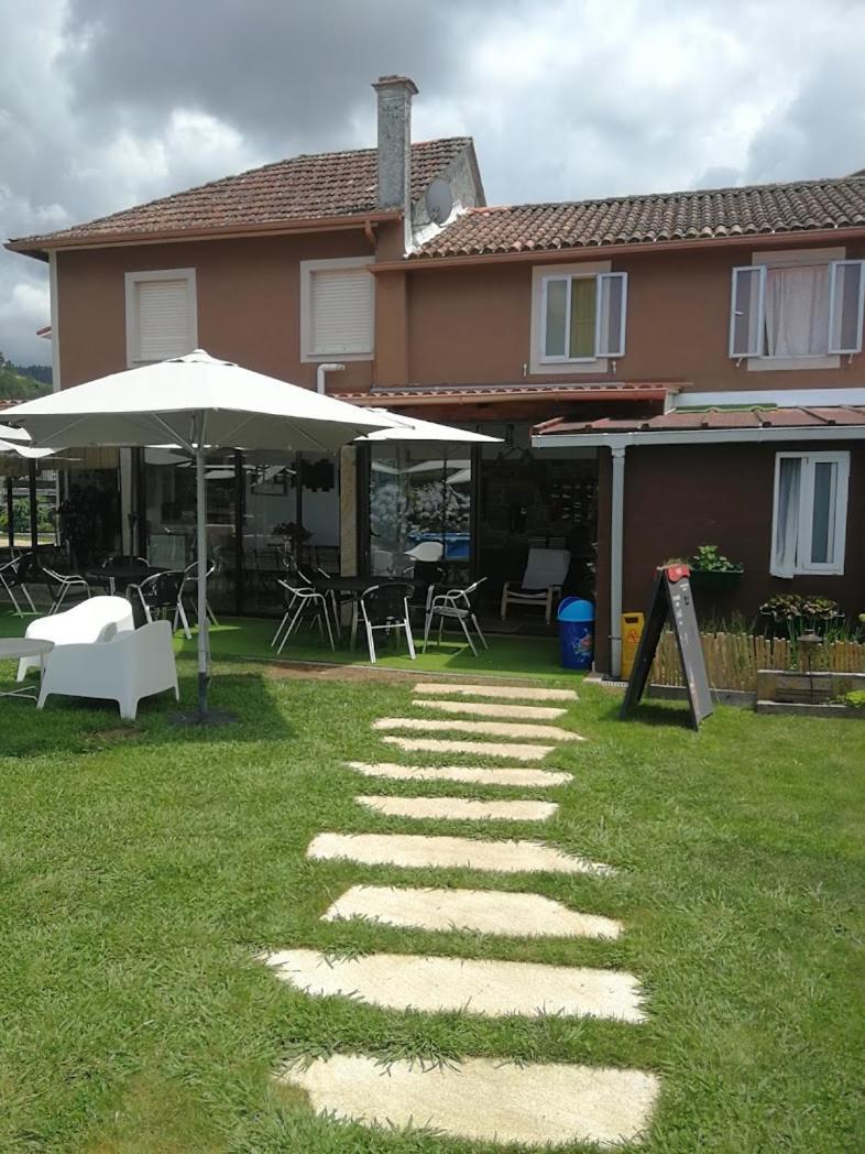 Albergue Vintecatro Caldas De Reis Eksteriør bilde