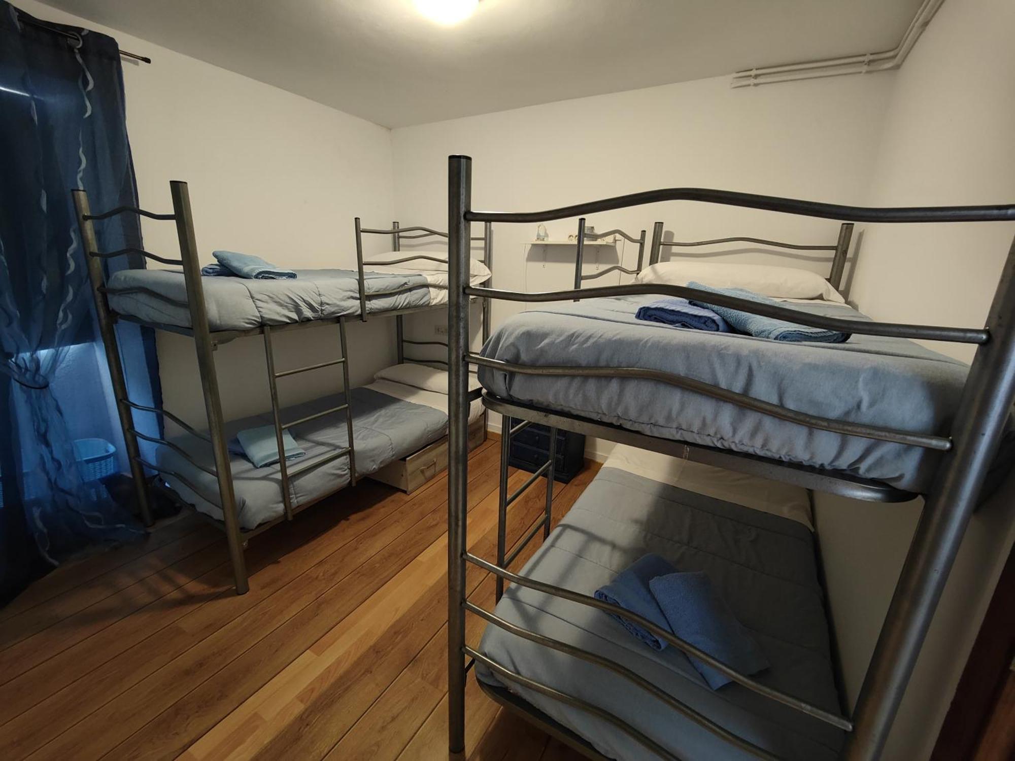 Albergue Vintecatro Caldas De Reis Eksteriør bilde